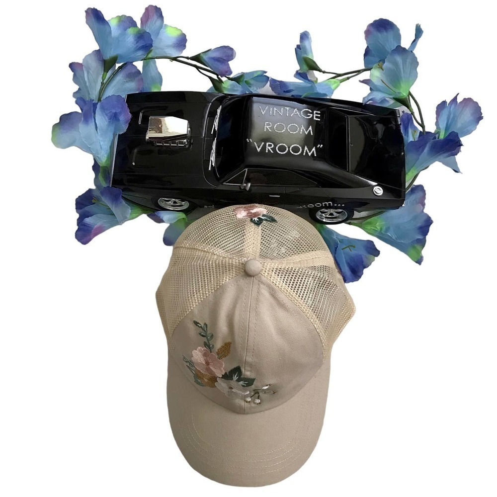 Baseball Cap NWOT Women OS
